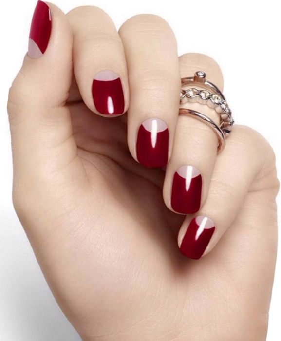Лунный френч на ногтях 💅 — 13 идей модного маникюра с фото