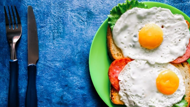 Сколько калорий в яичнице с добавками и без, пищевая ценность, как уменьшить калорийность жареных яиц