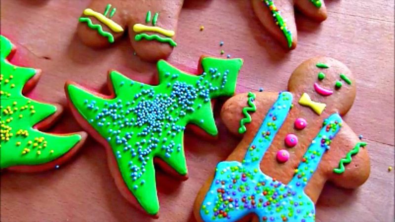 Как приготовить новогоднее печенье — интересные рецепты и идеи.
