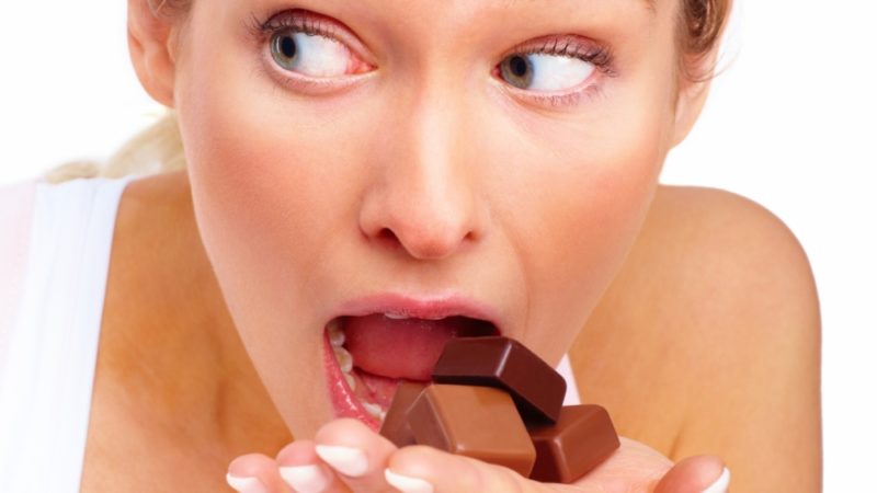 Сколько калорий в шоколадных конфетах 🍬 разных сортов, польза и вред для организма