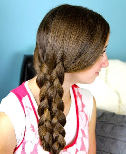 Косы на средние волосы − 7 красивых вариантов женских причесок с фото