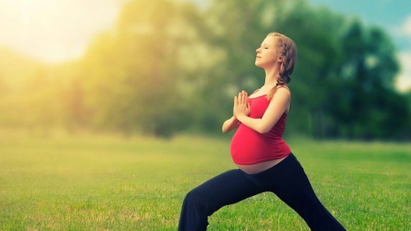 Йога для беременных в 1, 2 и 3 триместрах: польза, ограничения и противопоказания, упражнения в домашних условиях