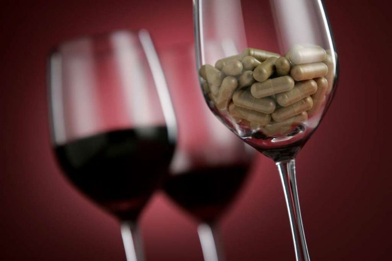 Дюфастон и алкоголь: совместимость, можно ли пить спиртное при приеме гормонального препарата